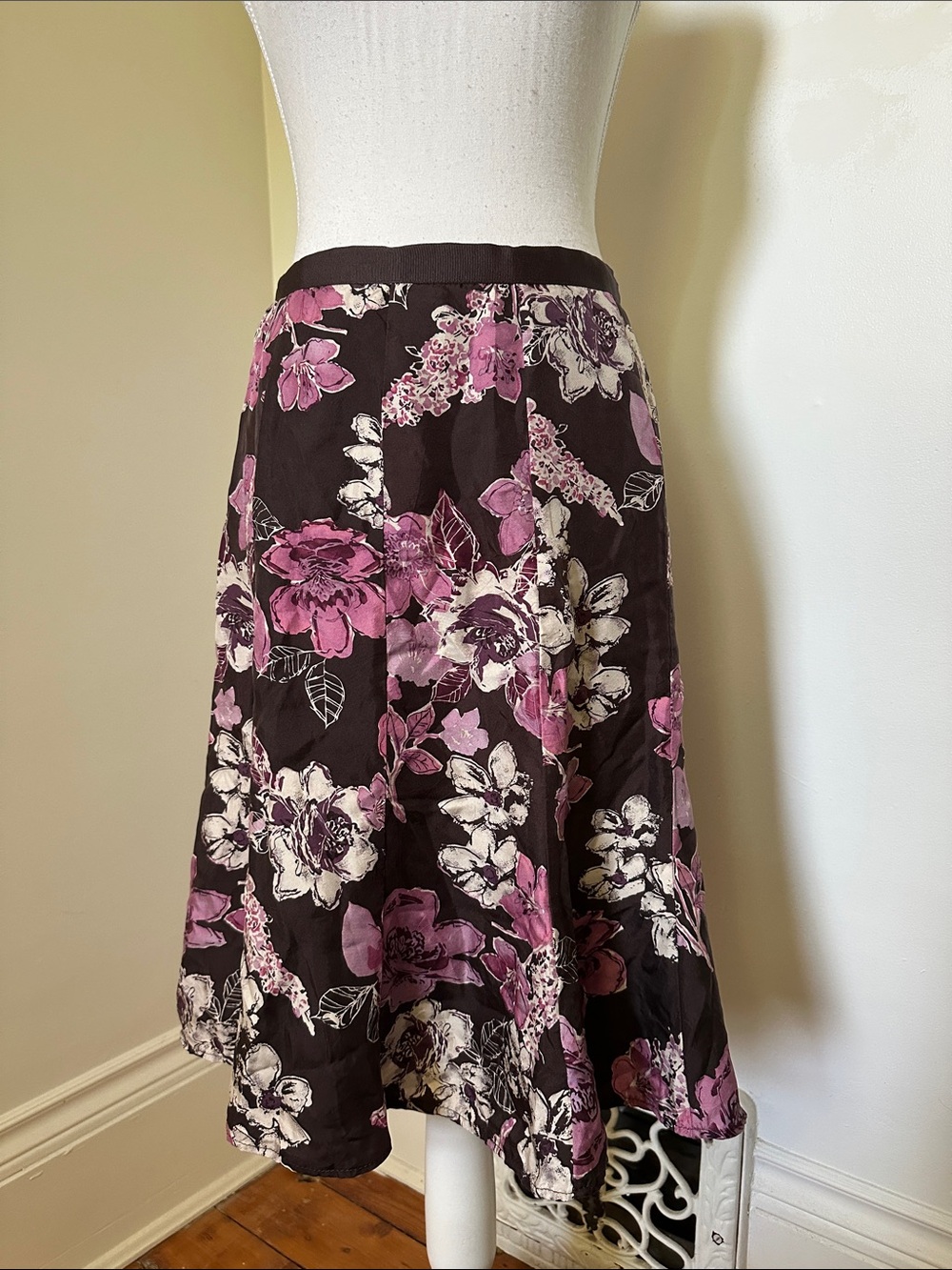 HOBBS Vintage 100% Silk Dark Floral Whimsigoth Romantic Flowy Midi Skirt Sz 14